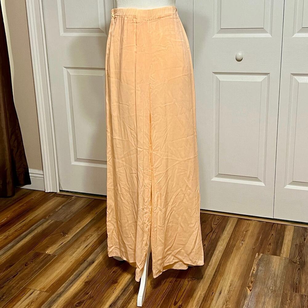 Luxe wide leg pants women’s Small Peach Lightweight pull-on 100% rayon. USA